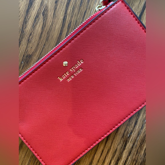 Neve used Kate Spade wristlet - Picture 3 of 3